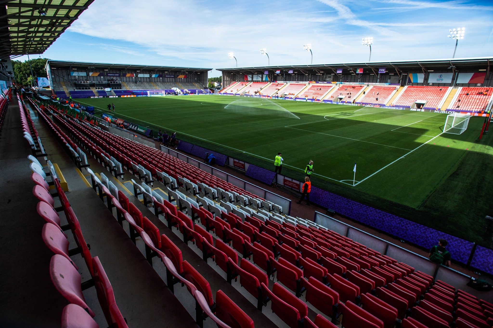 Where do Manchester United Academy play? United Academy home stadium, training ground and fixtures 2 Leigh Sports Village is home to Manchester United Women and the Manchester United Academy