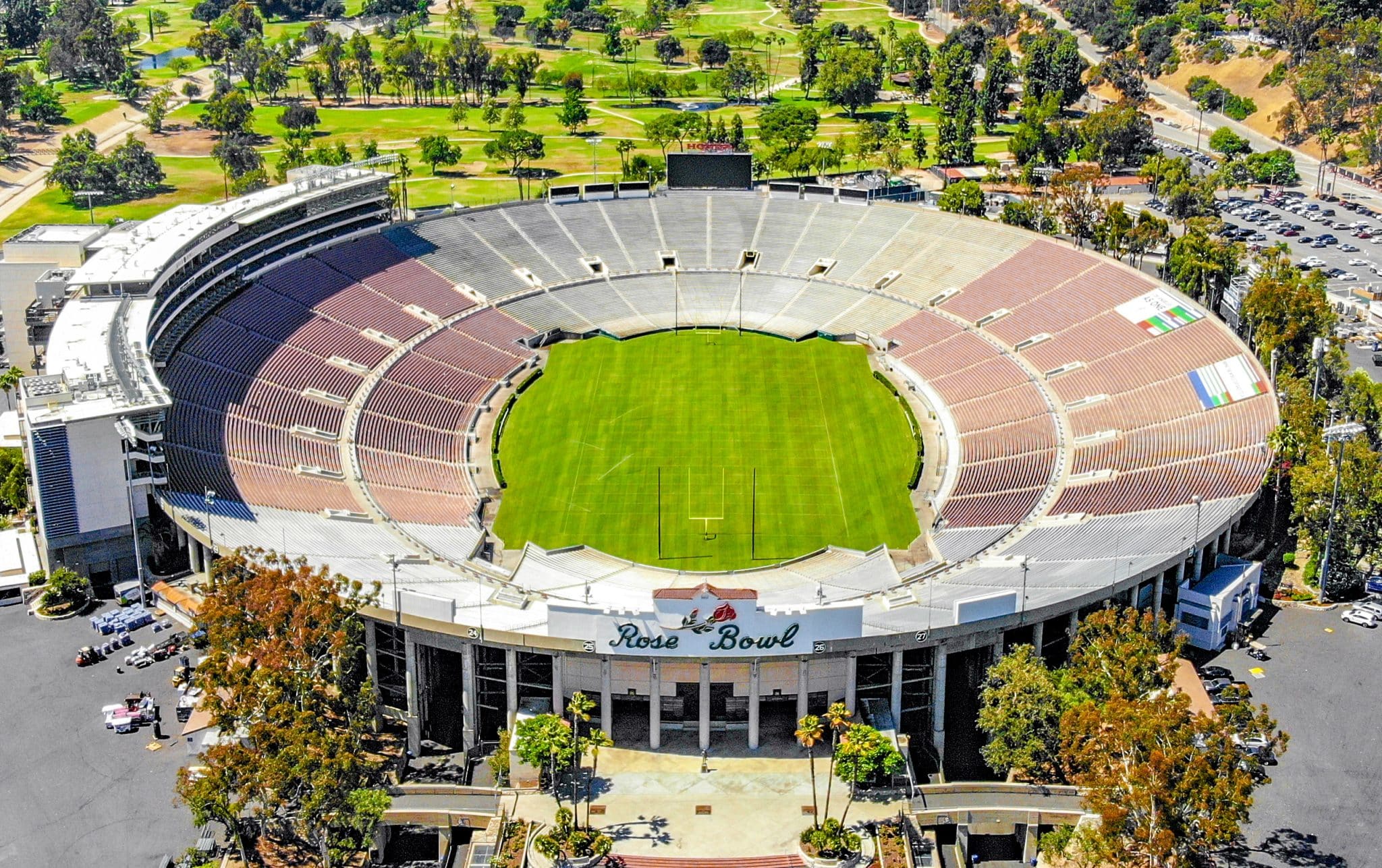 Full list of World Cup final stadiums 14 The Rose Bowl in Pasadena was 1994 World Cup final stadium