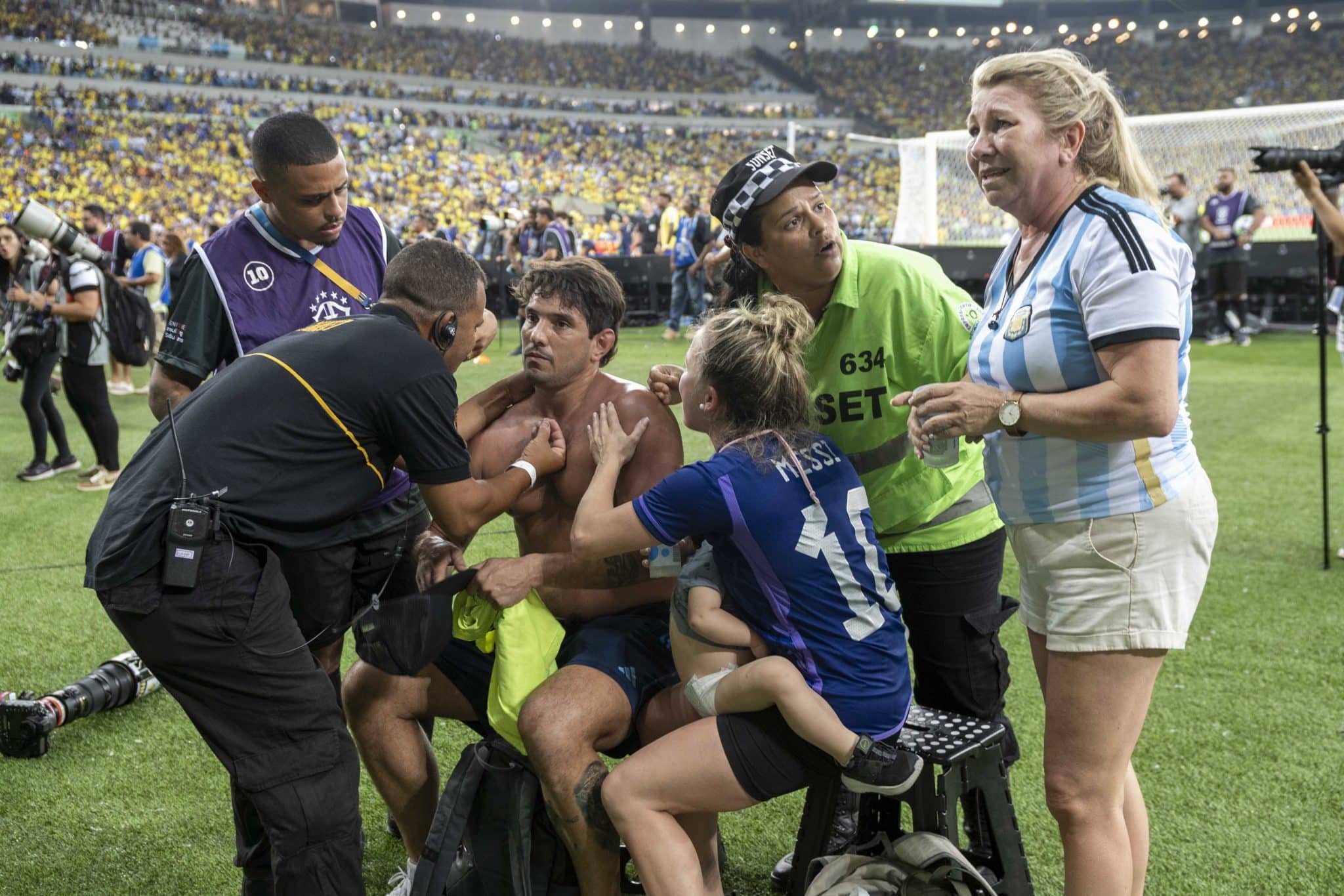 Brazil vs Argentina fan violence explained: "This will end in tragedy" 6 Brazil vs Argentina fan violence - Maracana 4
