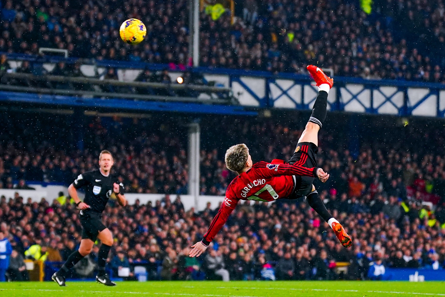 Which stadiums did Archibald Leitch design? The man who built British football 2 Alejandro Garnacho scores an overhead kick for Manchester United at Everton's Goodison Park, designed by Archibald Leitch