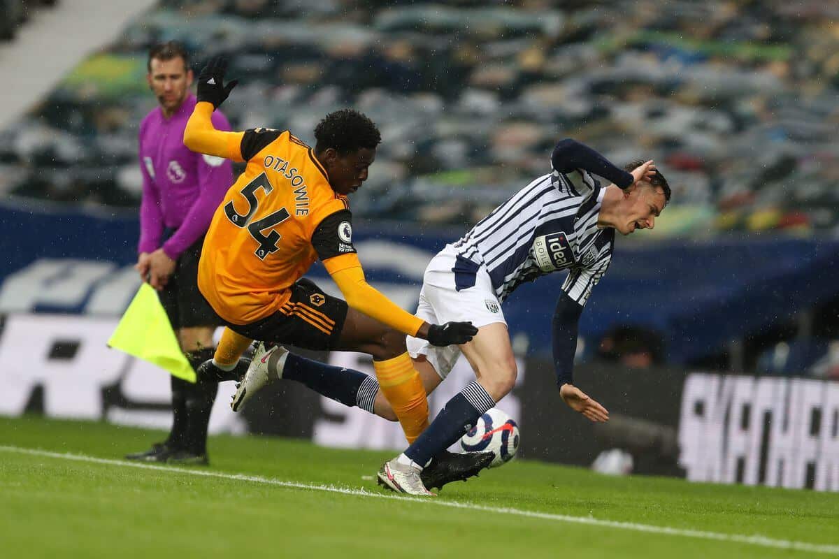 Black Country Derby: Fan trouble temporarily postpones fierce FA Cup clash 1 Black country derby 1