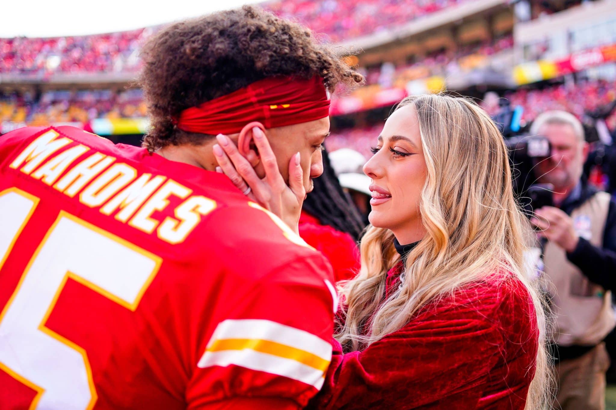 Patrick Mahomes to open first ever women's football stadium 1 first ever women's football stadium