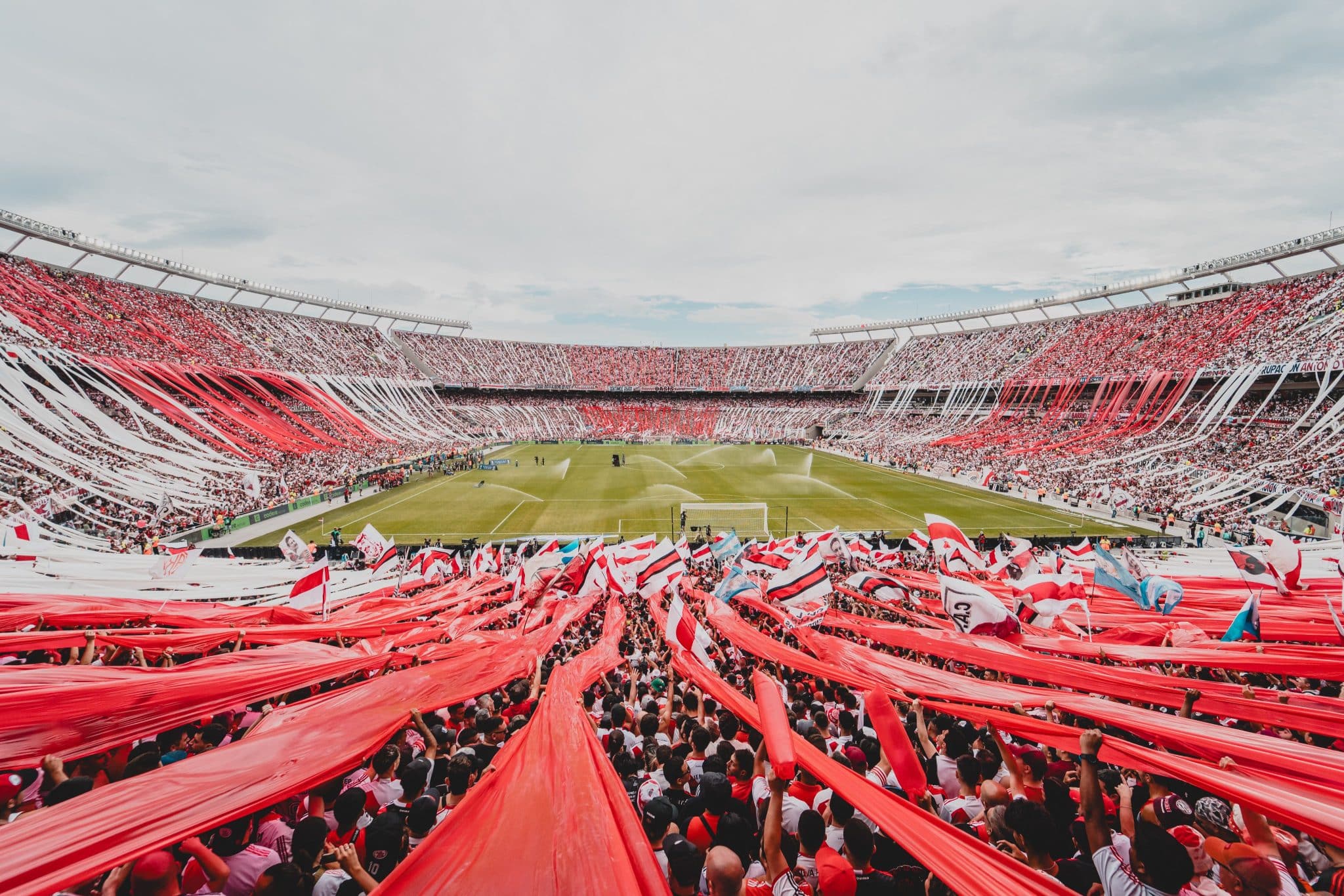 https://media.footballgroundguide.com/main/2024/02/River-Plate.jpg