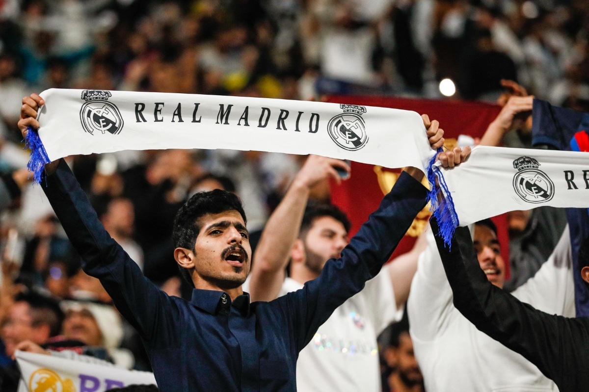 Real Madrid fans take in Old Trafford ahead of crunch Champions League match 1 Real Madrid fans
