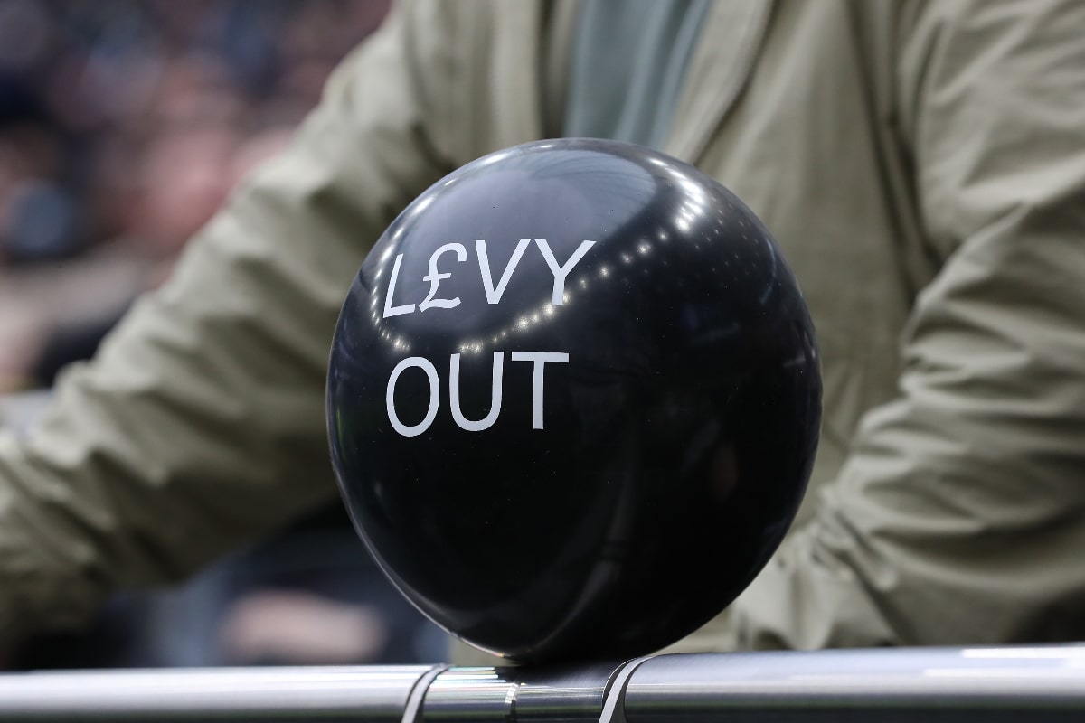 Tottenham Hotspur Stadium protest: Fans turn their backs on their team 1 Tottenham Hotspur stdium protest
