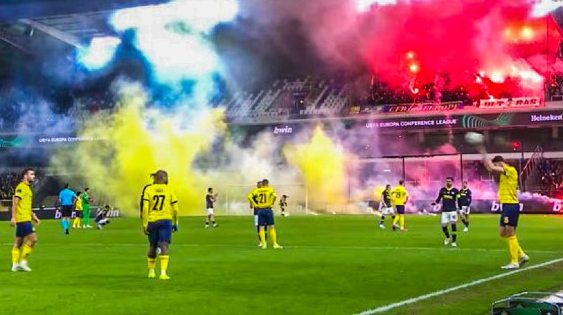 Crazy scenes as fireworks and pyrotechnics stop match in seconds 1 A firework display was set off during Union Saint-Gilloise and Fenerbache.