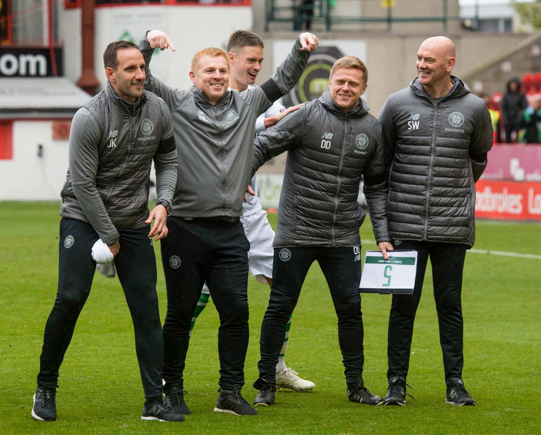 Damien Duff pulls fan from the crowd to give post-match team talk 1 Fan from the crowd