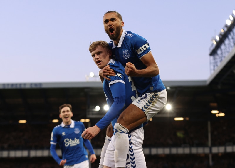 Everton fans taunt Liverpool fans as Toffees down the Reds 1 Everton fans taunt Liverpool fans