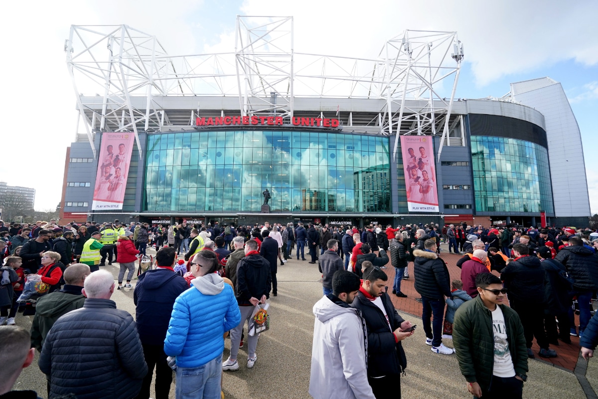 Man Utd live QR code tickets: Season ticket holders furious with club 1 Man Utd live QR code tickets
