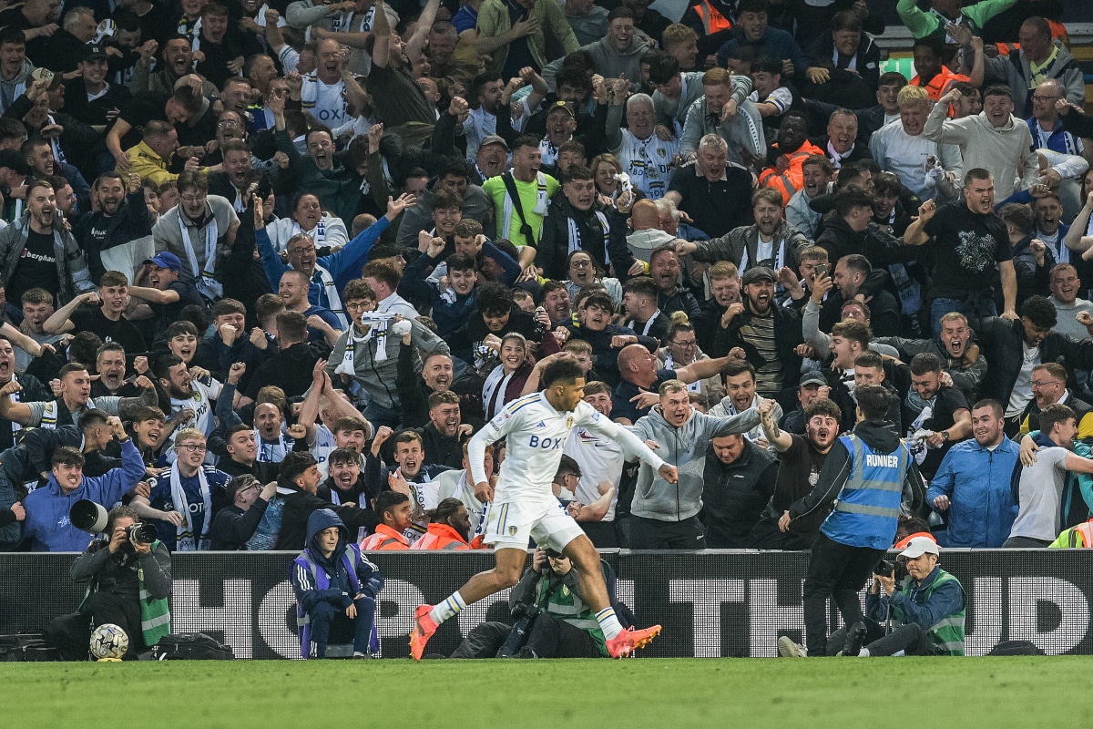 I predict a riot: Leeds fans celebrate playoff win at Elland Road 1 Leeds fans sing I predict a riot