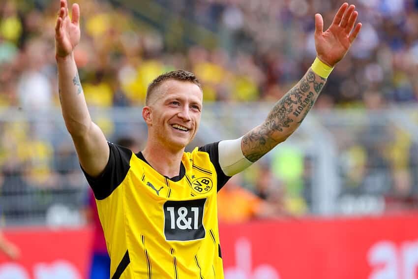 Borussia Dortmund fans unveil touching Marco Reus tifo 1 marco reus tifo