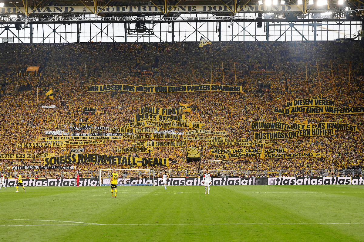 Borussia Dortmund's Yellow Wall: What makes it so special? 2 the yellow wall