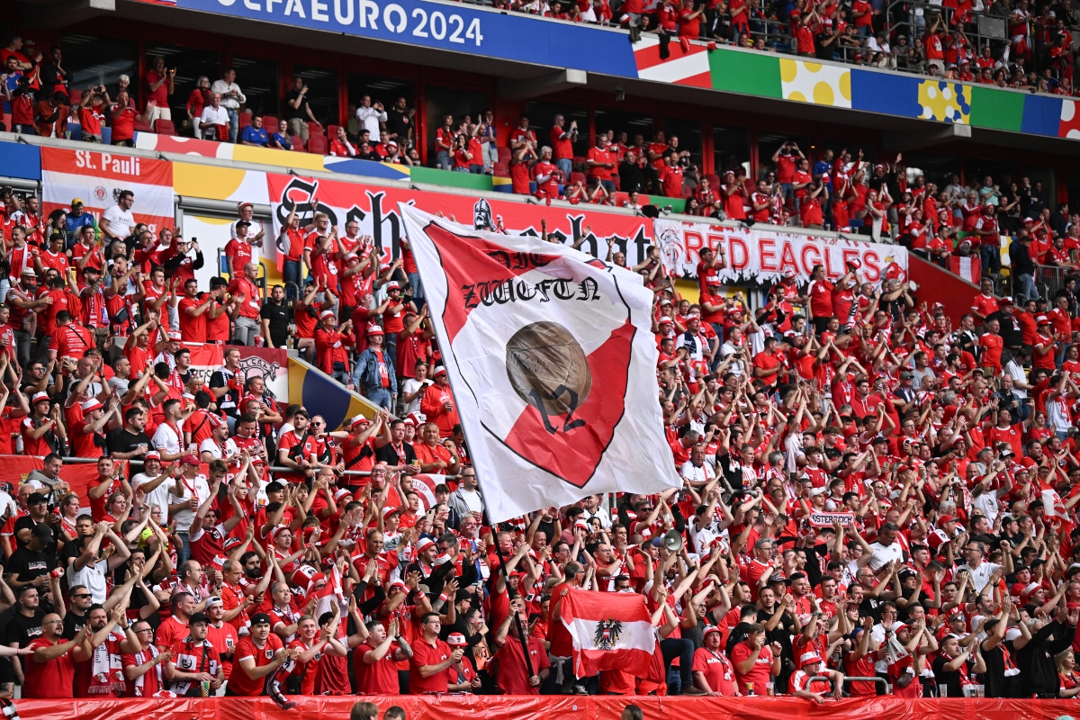 Austria fans confront France fans in Dusseldorf before Euro 2024 clash 1 Austria fans confront France fans