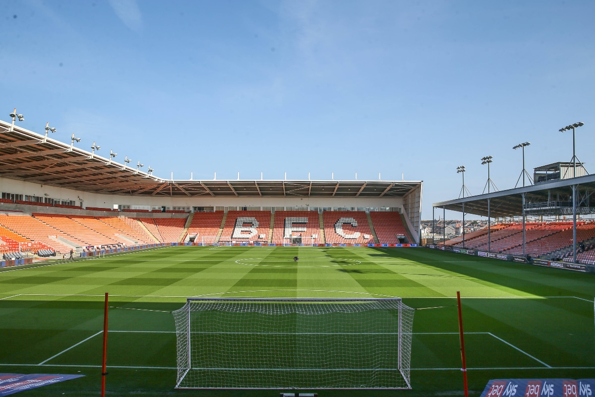 Football Grounds with hotels: From Old Trafford to Bloomfield Road 1 bloomfield road