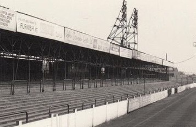 popular side gresty road
