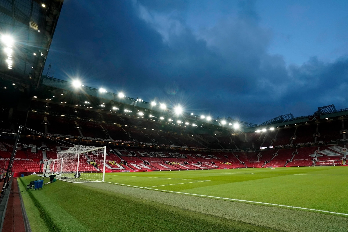 Old Trafford tifo vs Lyon: Latest desperate attempt to save miserable Man United season 1 old trafford tifo