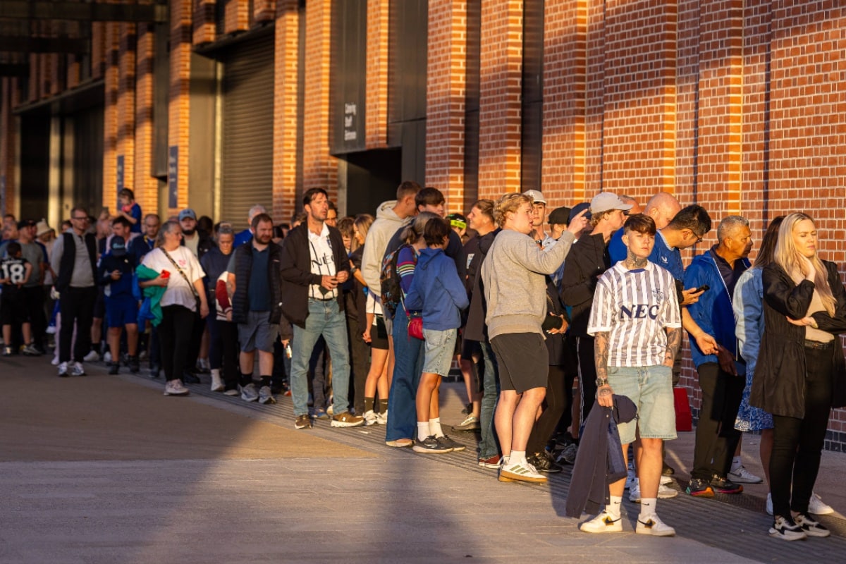 Hill Dickinson Stadium problems: Fan fury as thousands miss kick-off against Mansfield 1 Hill Dickinson Stadium problems