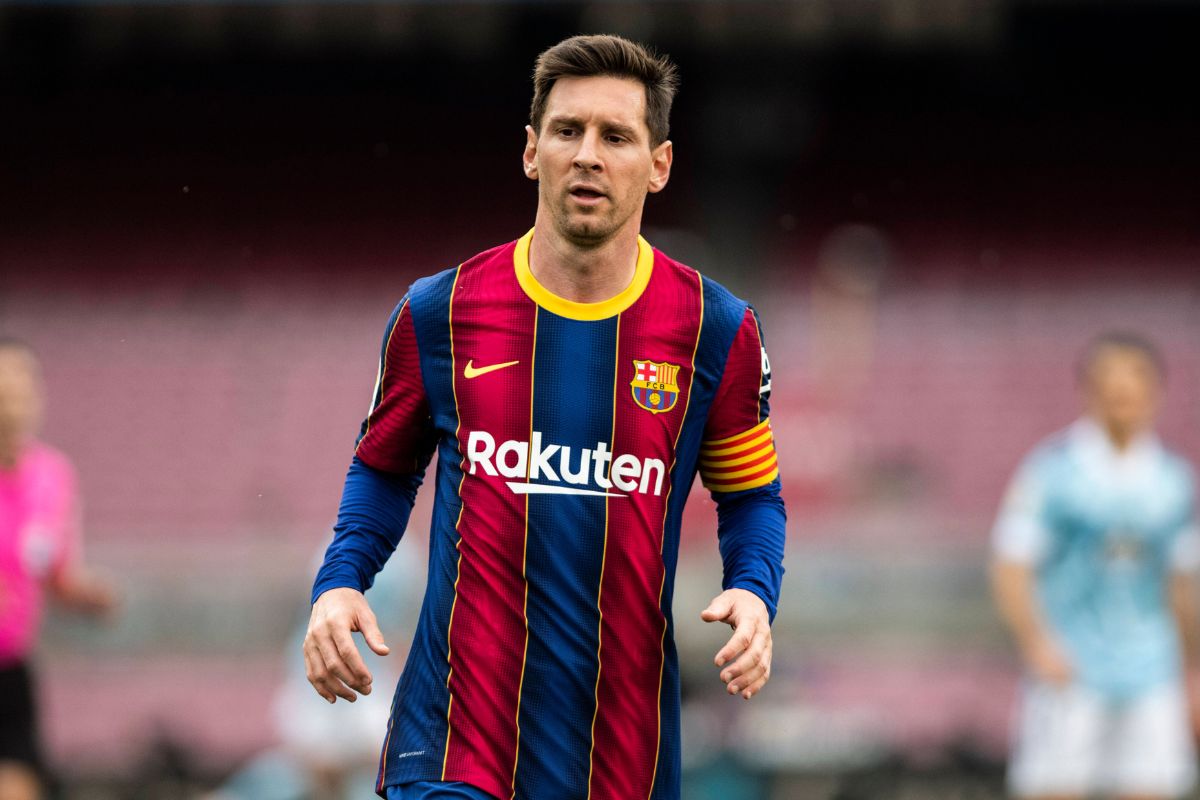 Barcelona fans continue emotional Lionel Messi tradition at new Camp Nou during Atletico Madrid win