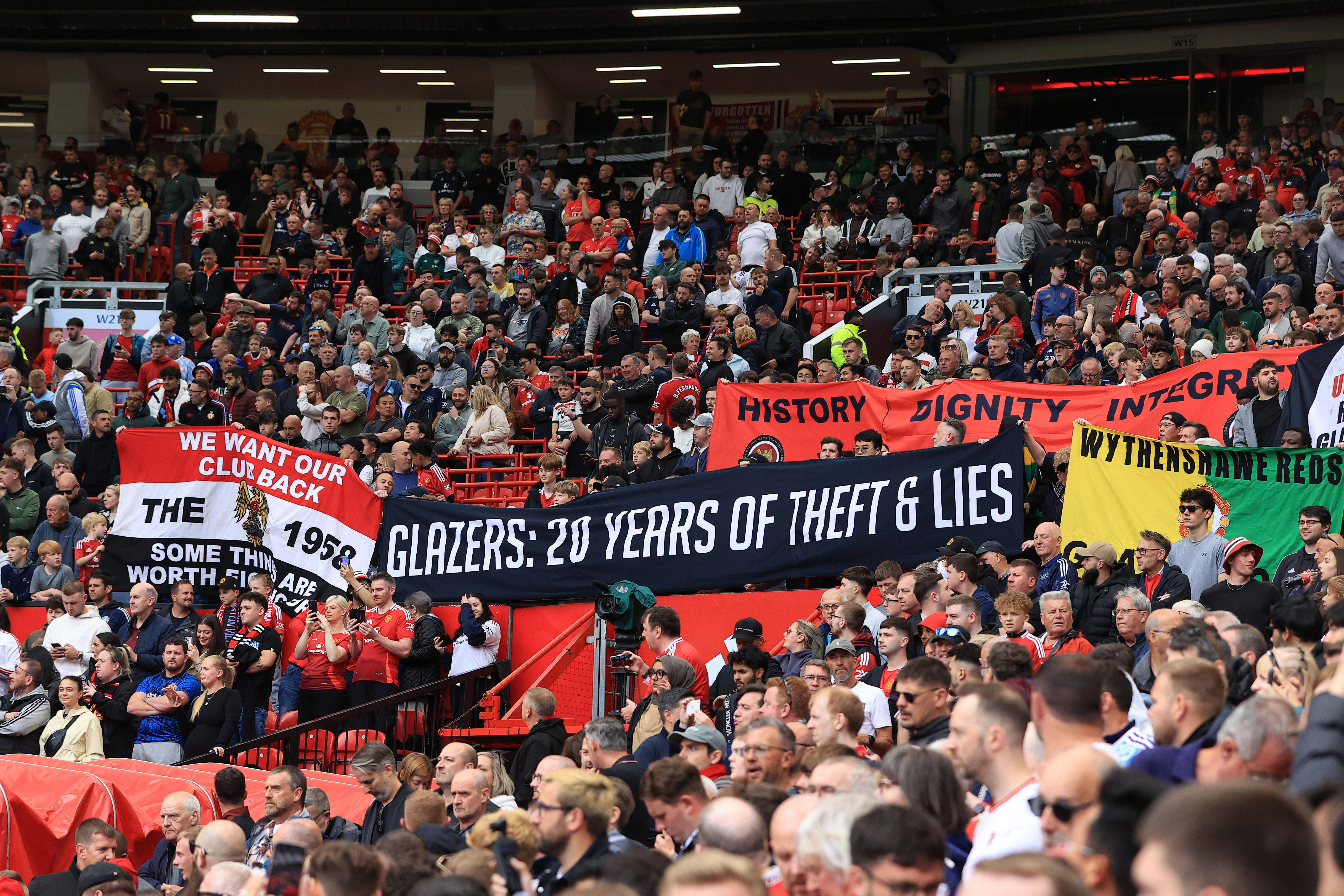 &ldquo;We&rsquo;re a laughing stock!&rdquo; &ndash; Man Utd fans planning major protest against &ldquo;toxic&rdquo; club