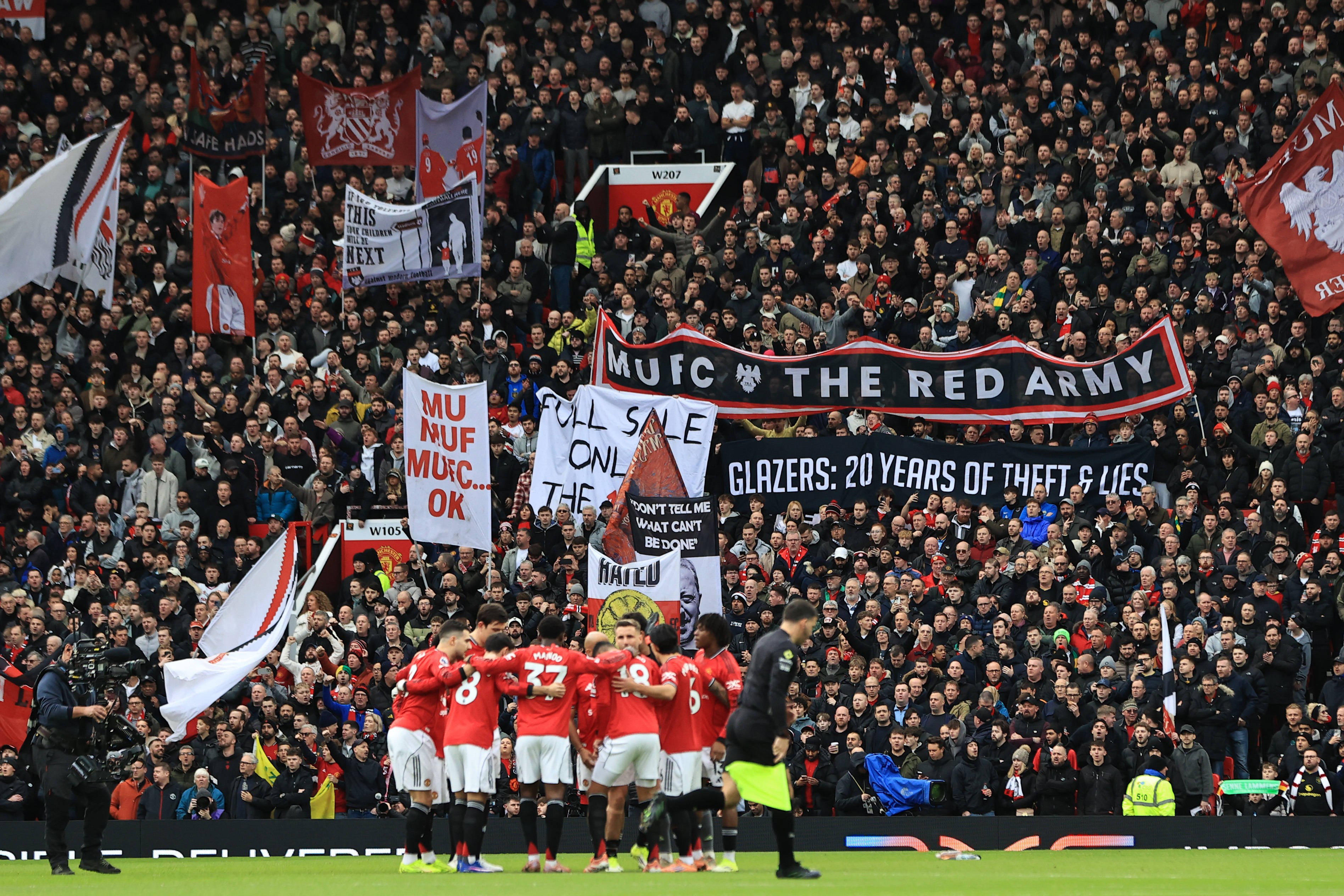 Man United fans to go ahead with protest despite improved form