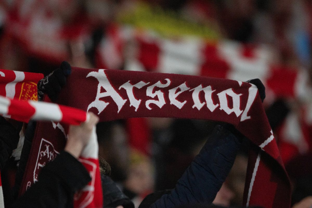 Arsenal fans spark Chelsea outrage with &pound;1 Stamford Bridge banner