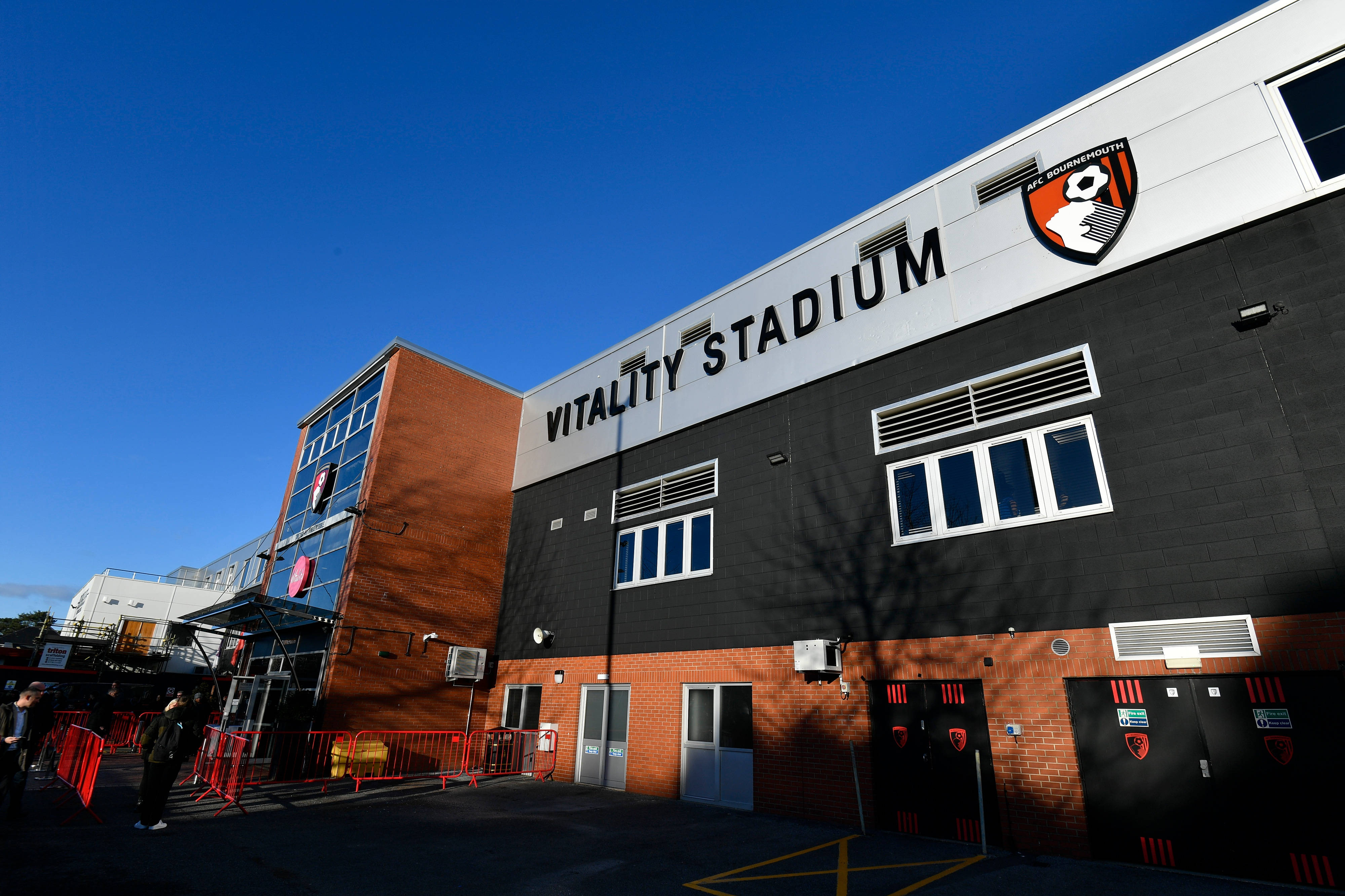 Where to Eat and Drink Near Vitality Stadium 2026: Best Pubs and Restaurants for Fans