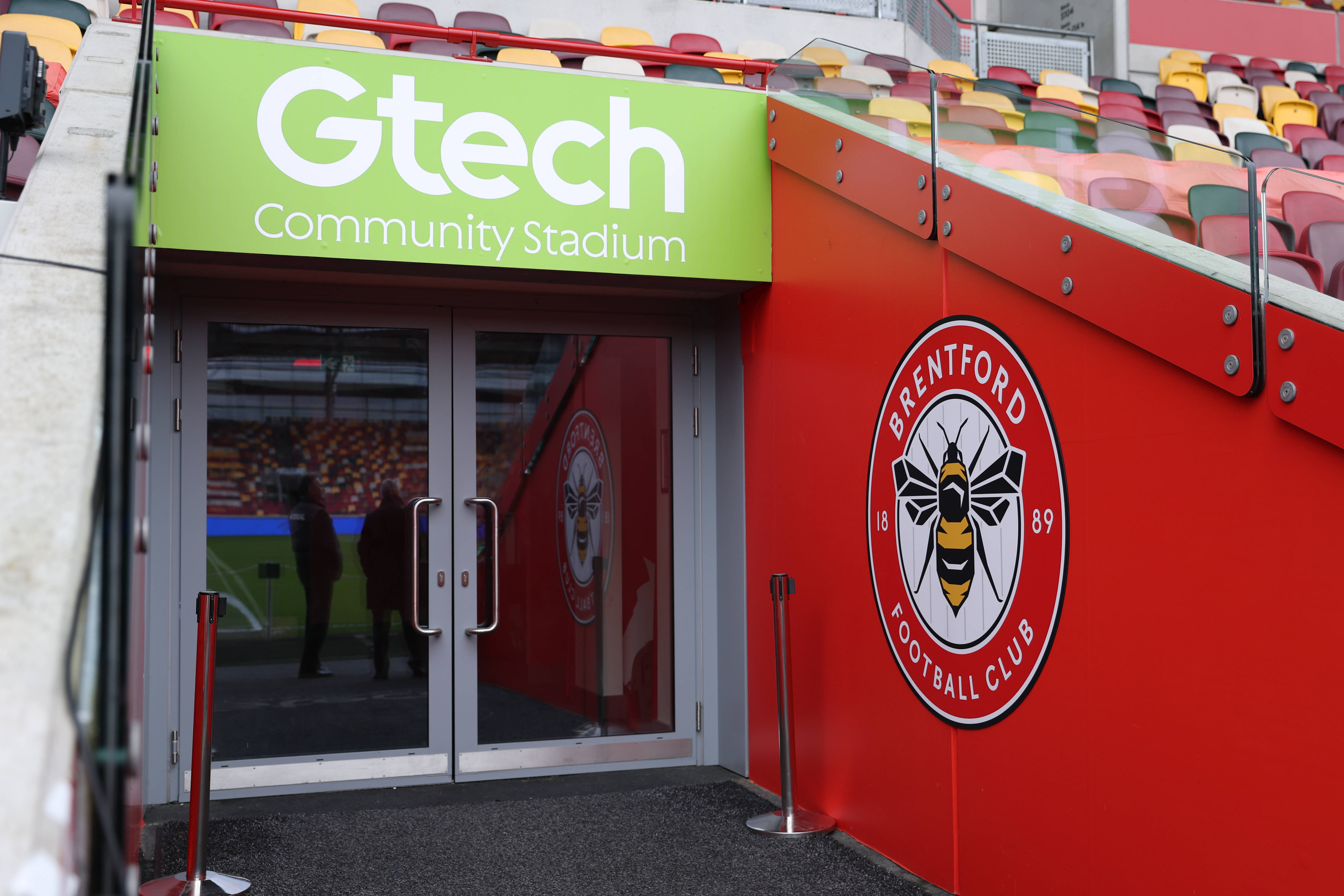 Where to Eat and Drink Near Gtech Community Stadium 2026: Best Pubs and Restaurants for Fans