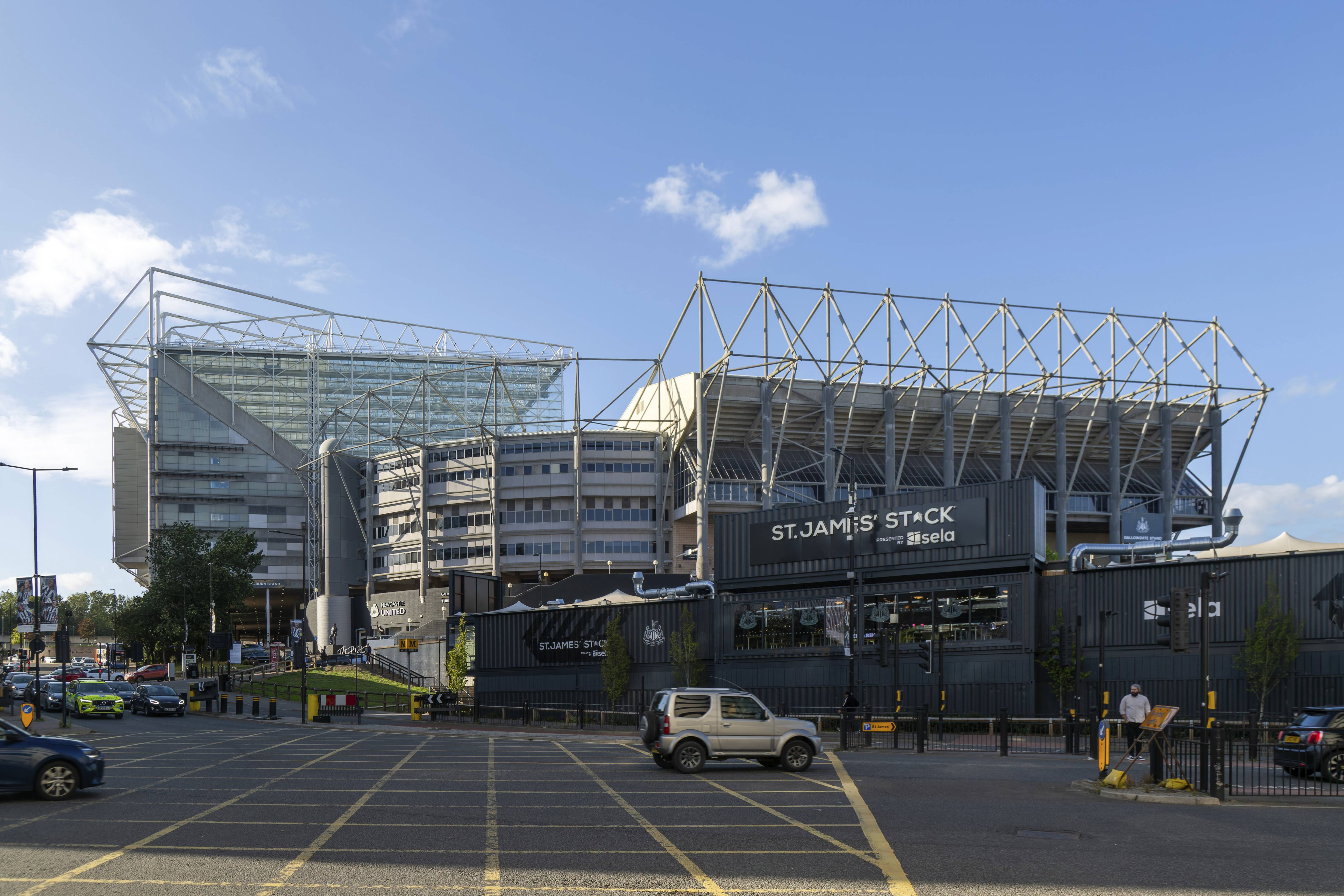 Where to Stay Near St James&rsquo; Park 2026: Best Hotels and Accommodation for Fans