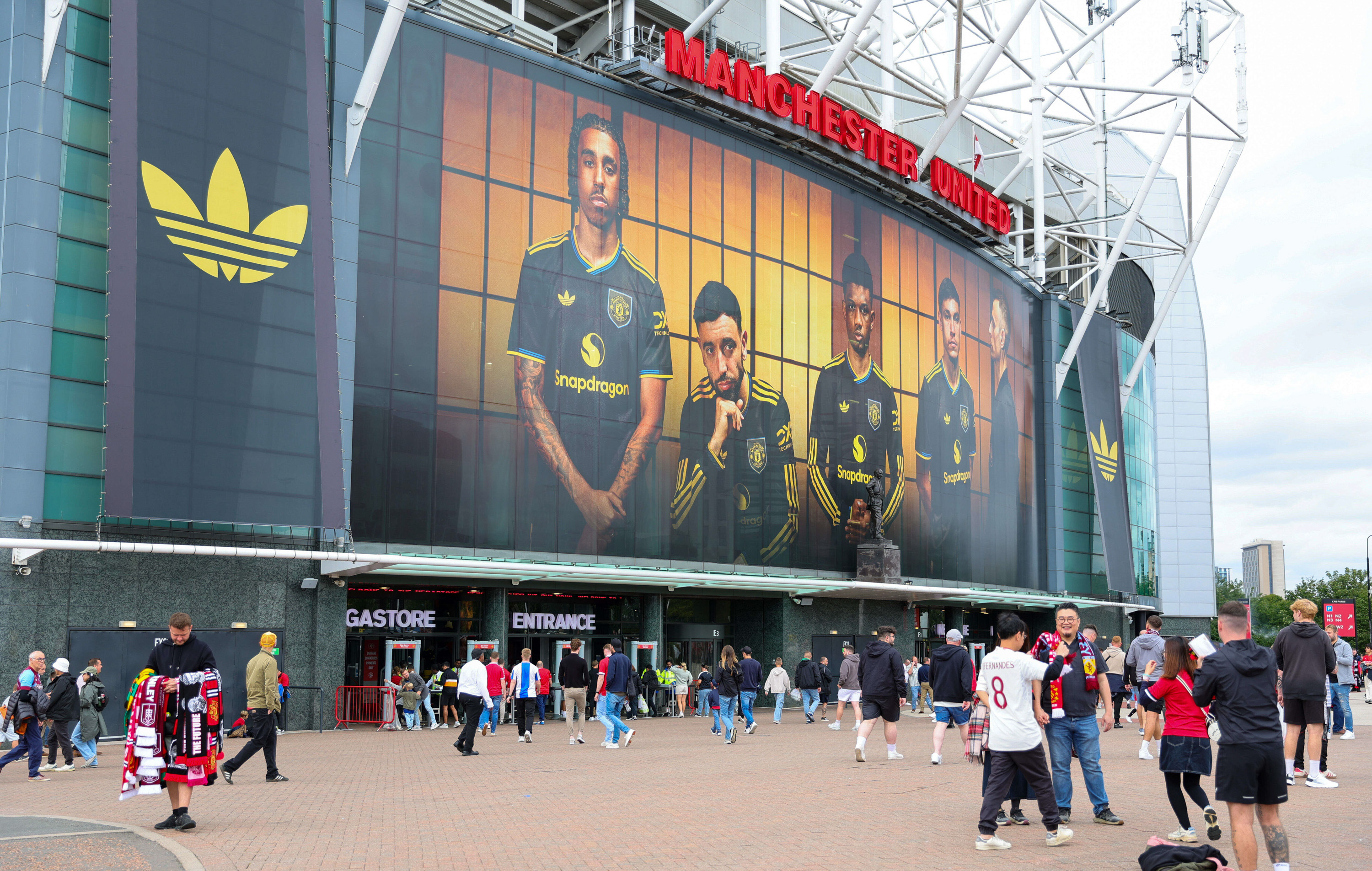 Man Utd fans in new Old Trafford boost as food and drink discount extended