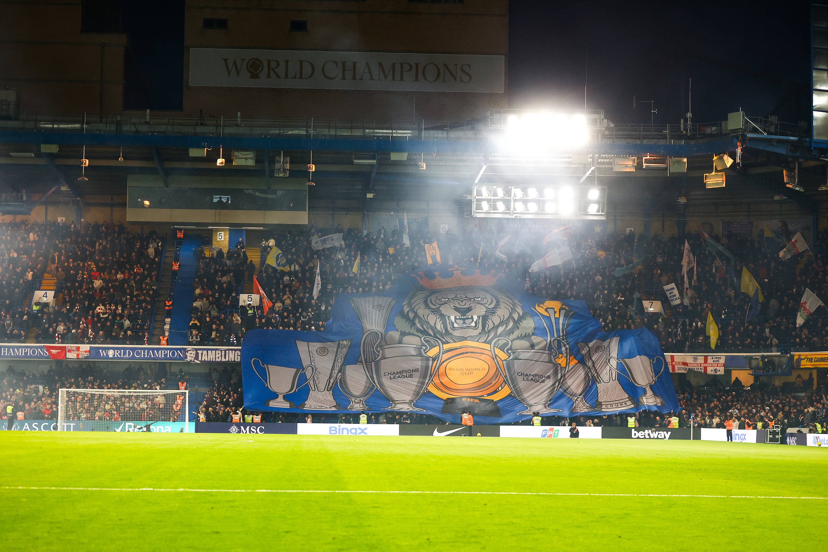 Chelsea fans unveil banner before Arsenal clash