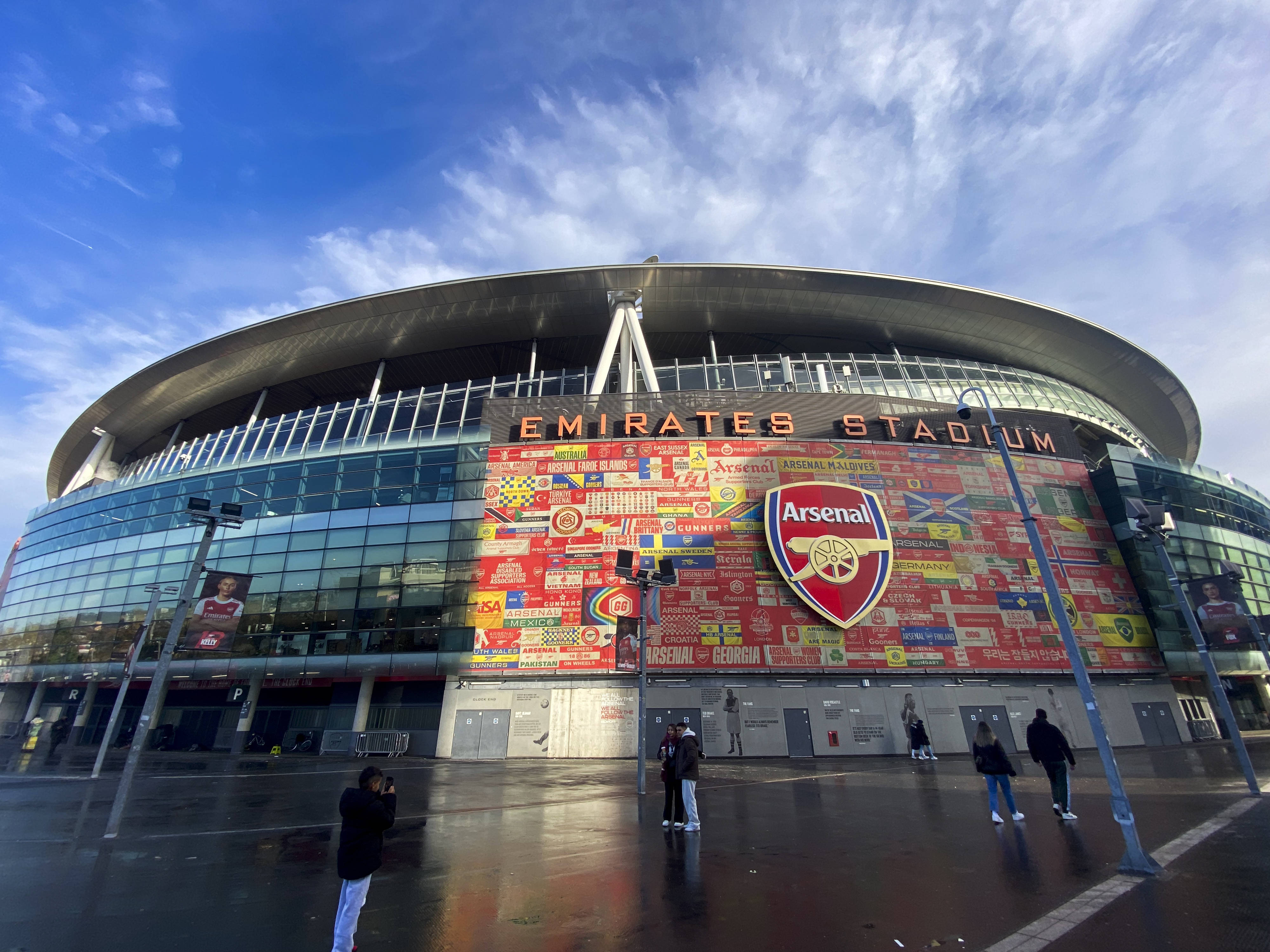 David Dein warns Arsenal of Emirates Stadium &ldquo;challenge&rdquo; that is even bigger than the title race