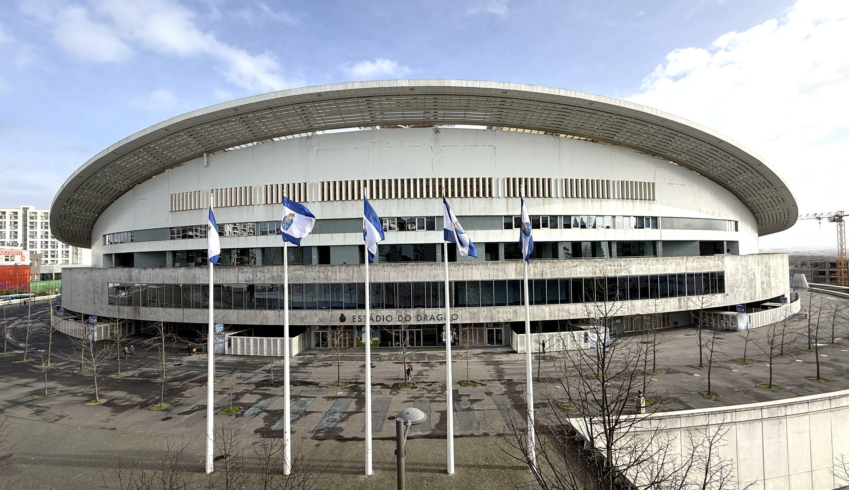 General view of the outside of the Estadio Do Dragao