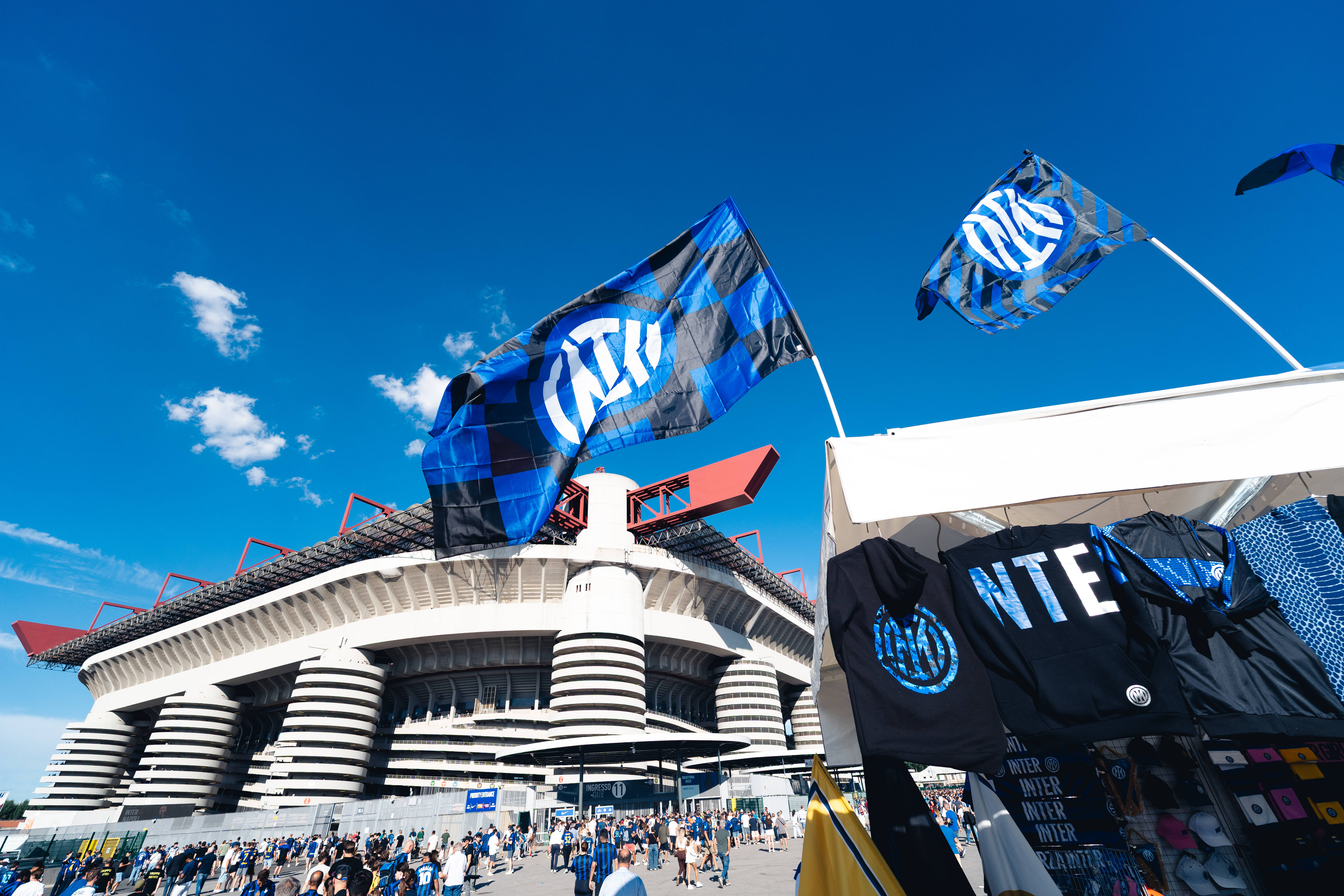 Biggest football attendances in Europe this week: 73,859 at San Siro for dramatic Champions League clash